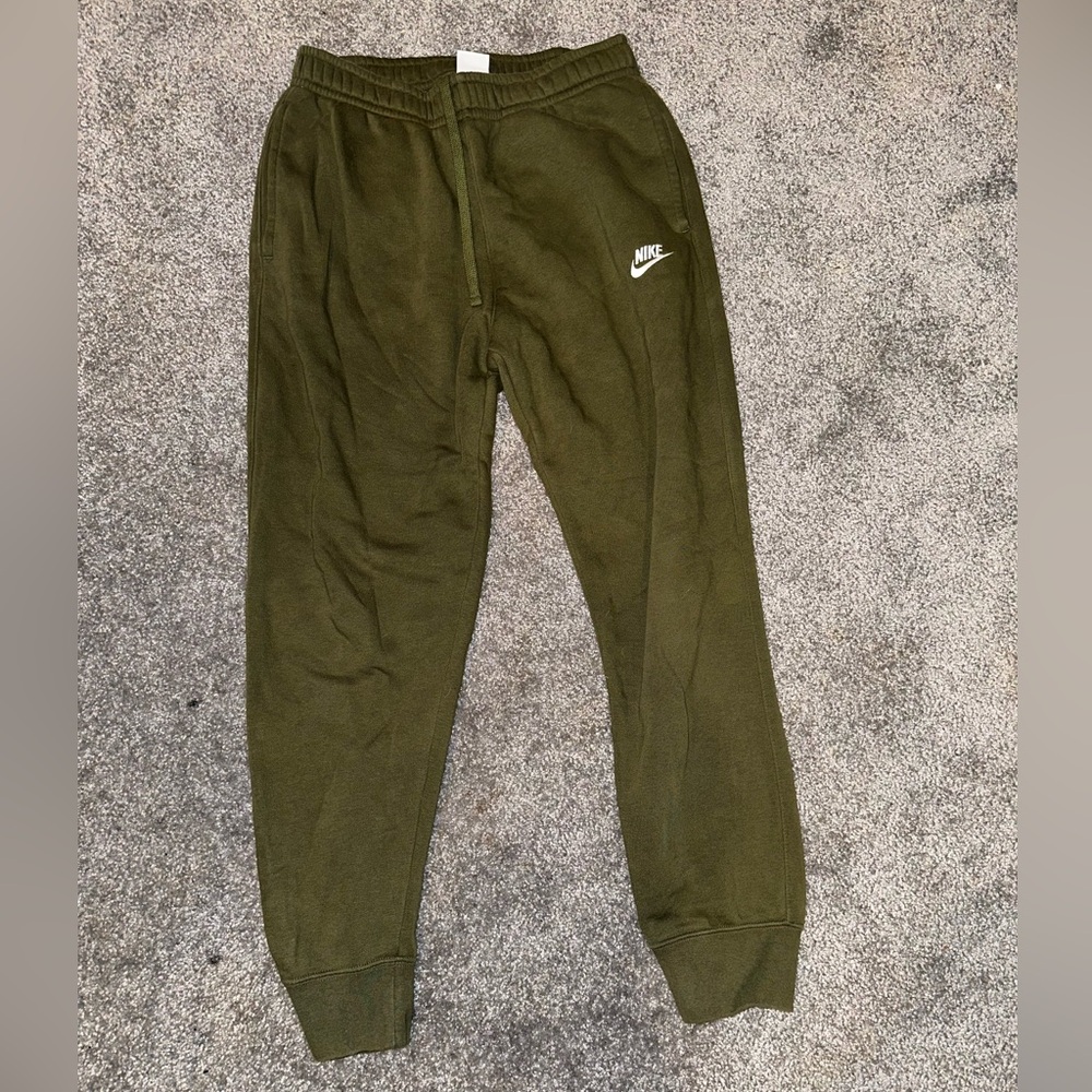 GREEN NIKE SWEATPANTS